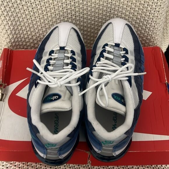 Nike Air Max 95 Blue Sneakers - Picture 11 of 11